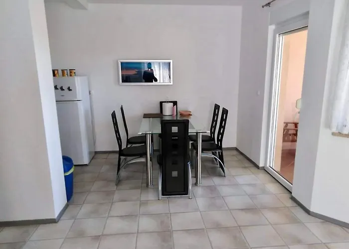 Ana Apartment *